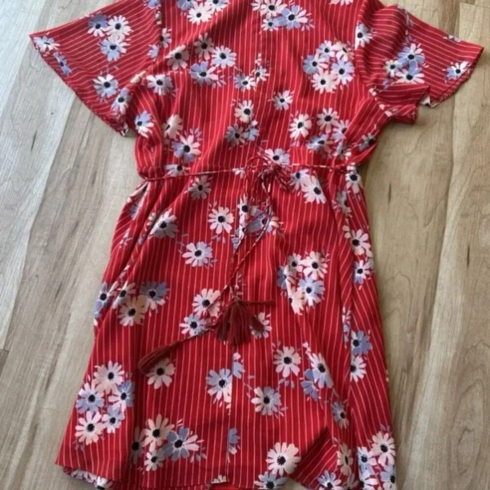 Madewell Button-Wrap Dress in Daisy Society